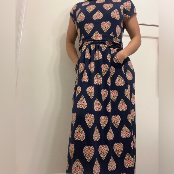 Boden Amelie Jersey Dress With A Heart Print - Picture 2 of 8